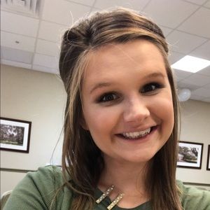 Meet your Posher, Victoria